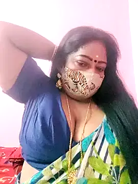 Snapshot of maniisha chatting on 02.04.25 maniisha online show from 02.04.25