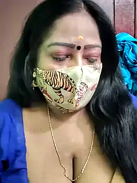 Snapshot of maniisha chatting on 10.15.25 maniisha online show from 10.15.25