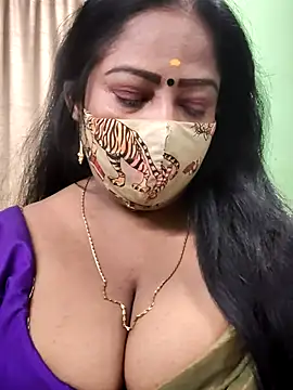 Snapshot of maniisha chatting on 10.23.25 maniisha online show from 10.23.25