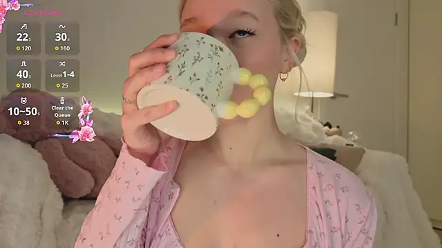 Snapshot of milli_sun_ chatting on 02.20.26 milli sun online show from 02.20.26