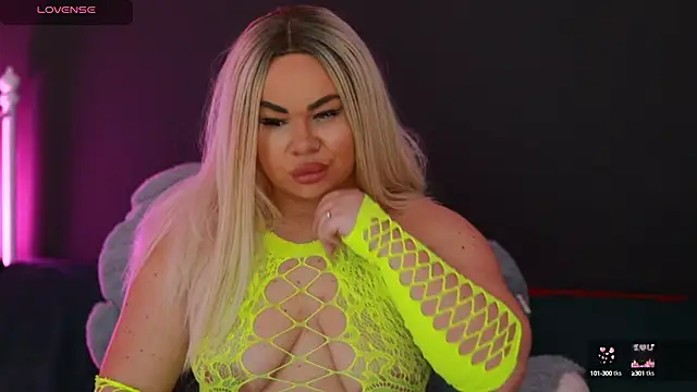 MissLilaa online show from 12.11.24