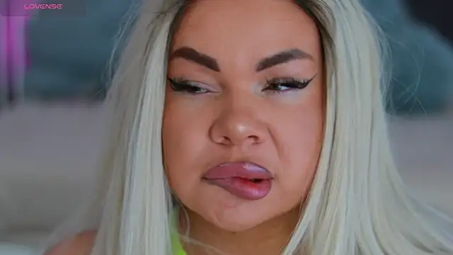 MissLilaa online show from 01.16.25