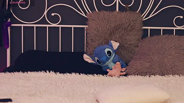 MissLilaa online show from 11.25.25