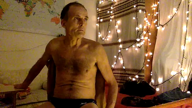 Snapshot of TowaFreespirit chatting on 12.02.24 TowaFreespirit online show from 12.02.24