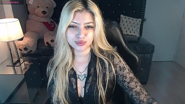 Snapshot of Kitty_fox_b chatting on 03.21.25 Kitty fox b online show from 03.21.25