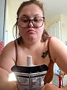 Snapshot of Tallulah-mae-xoxox chatting on 04.19.26 Tallulah-mae-xoxox online show from 04.19.26