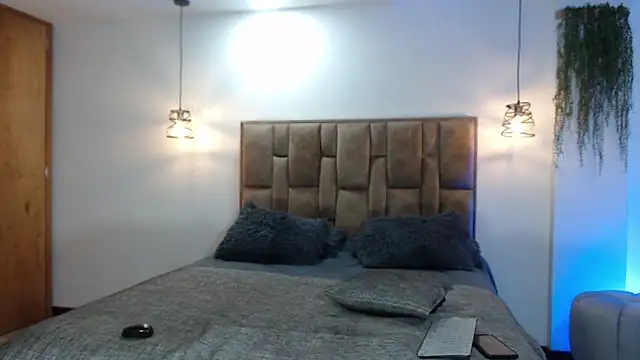 aleejhandraa online show from 02.28.26