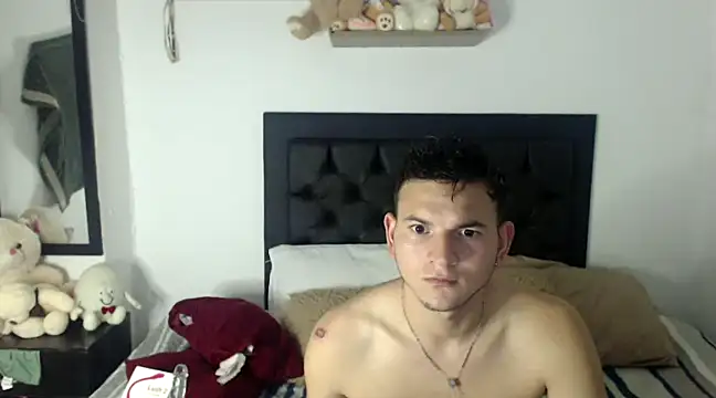 Latin Boy24 online show from 02.23.25