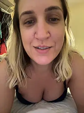 Snapshot of Bia_sexynovaes chatting on 11.09.25 Bia sexynovaes online show from 11.09.25