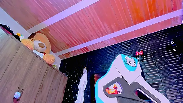 missycanoo online show from 09.18.25