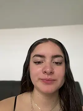 imlindapink online show from 02.18.25