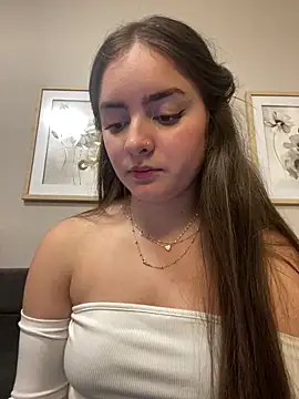 imlindapink online show from 02.26.25