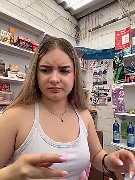 imlindapink online show from 03.31.26