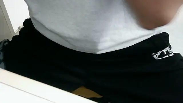 XiaoGuoGuo284512 online show from 01.31.25