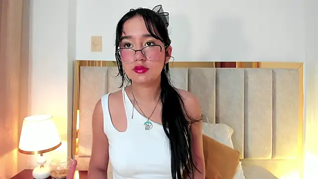 LaraGoldd online show from 09.19.25