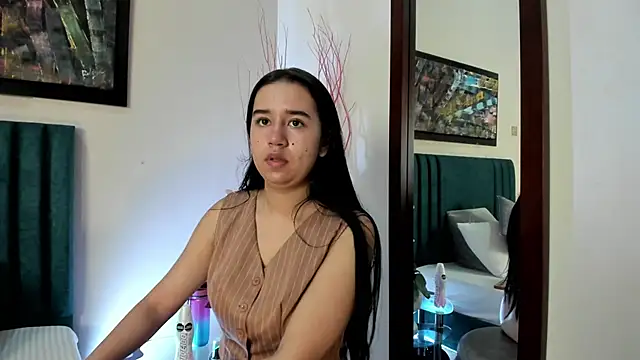 Snapshot of LaraGoldd chatting on 02.04.26 LaraGoldd online show from 02.04.26