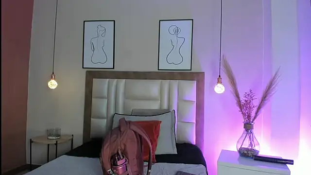 Snapshot of LaraGoldd chatting on 02.11.26 LaraGoldd online show from 02.11.26