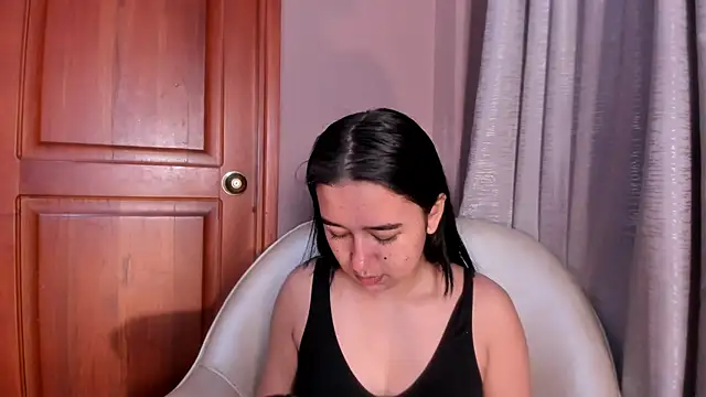 Snapshot of LaraGoldd chatting on 02.17.26 LaraGoldd online show from 02.17.26