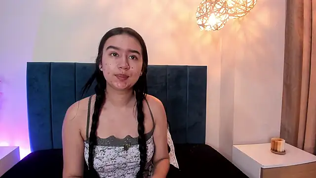 Snapshot of LaraGoldd chatting on 02.18.26 LaraGoldd online show from 02.18.26