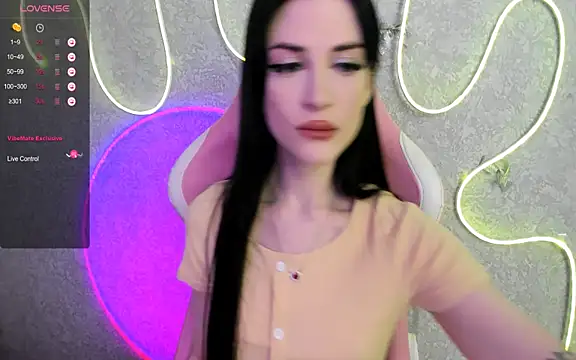 Molly Crystall online show from 04.21.26