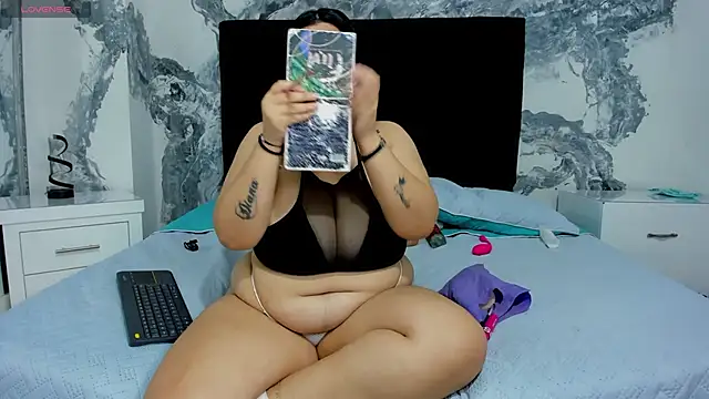 JulietaKane online show from 10.28.25