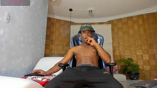 Snapshot of TOWERS21_ chatting on 01.17.25 TOWERS21 online show from 01.17.25