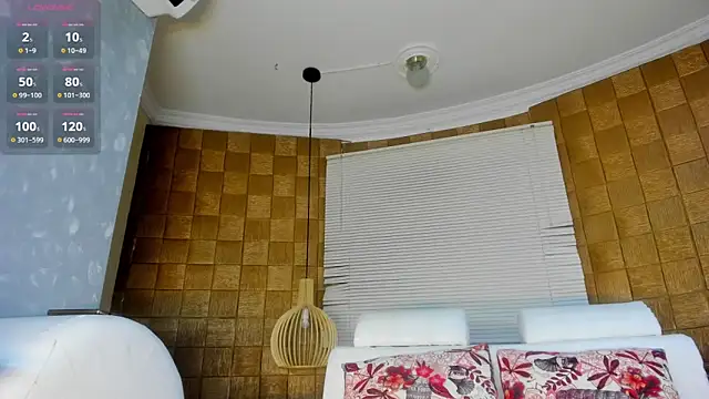 Snapshot of TOWERS21_ chatting on 02.11.25 TOWERS21 online show from 02.11.25