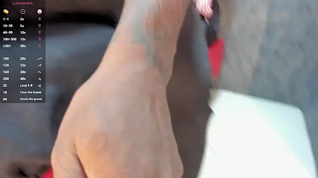 Snapshot of TOWERS21_ chatting on 03.12.25 TOWERS21 online show from 03.12.25