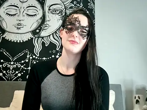 LexiSnowUK online show from 01.30.25