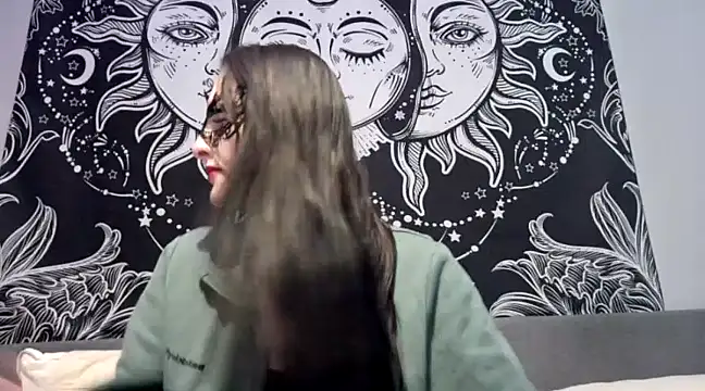 LexiSnowUK online show from 02.26.25