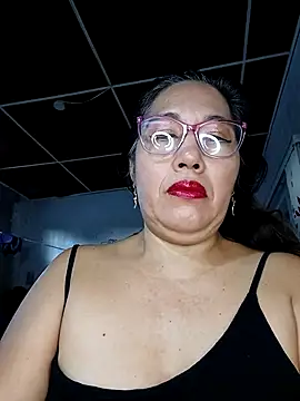 Snapshot of anniecoopeer chatting on 02.13.25 anniecoopeer online show from 02.13.25