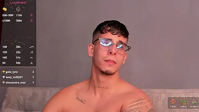 Snapshot of iamcamiloo_ chatting on 12.27.24 iamcamiloo online show from 12.27.24