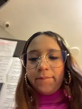 MelanieRoah online show from 10.18.25