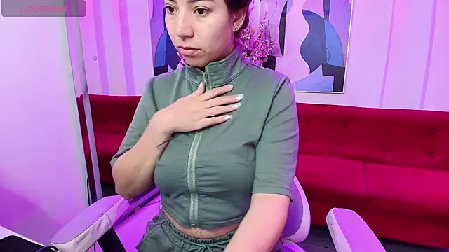 Ema louis  online show from 03.17.25