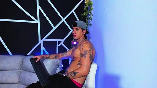 JUSTIN FULLER1 online show from 02.02.25