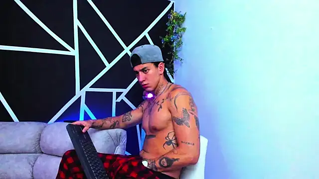 JUSTIN FULLER1 online show from 02.09.25