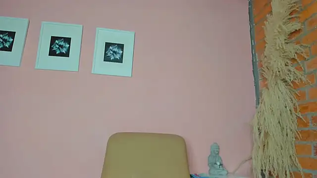 Snapshot of salavictoria chatting on 01.04.25 salavictoria online show from 01.04.25