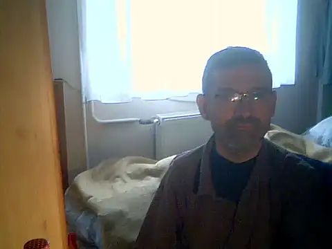 Snapshot of Gaberinci48 chatting on 11.23.25 Gaberinci48 online show from 11.23.25