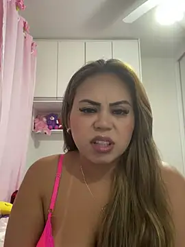 Snapshot of lariic chatting on 01.07.25 lariic online show from 01.07.25