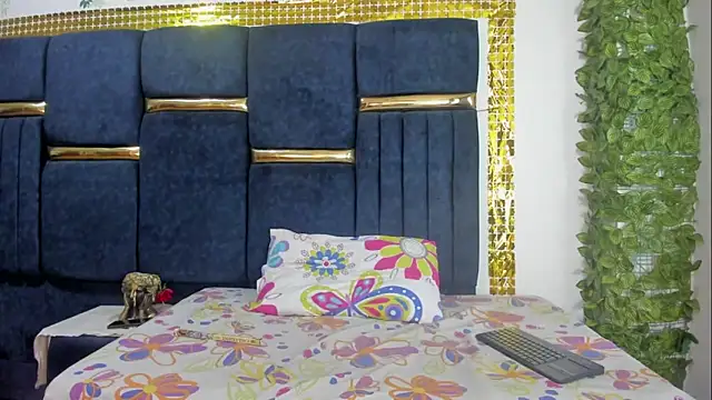 skaysanchez1 online show from 10.14.25