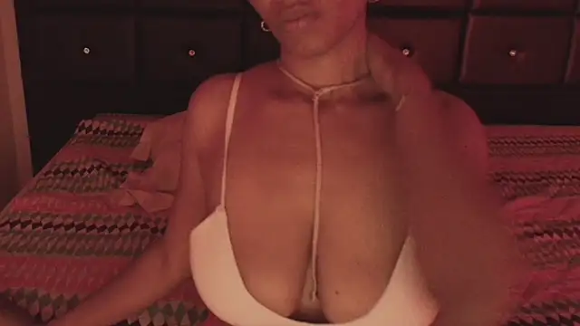 Snapshot of SashaBrianna99 chatting on 10.18.25 SashaBrianna99 online show from 10.18.25