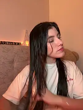 ARITOO  online show from 10.25.25