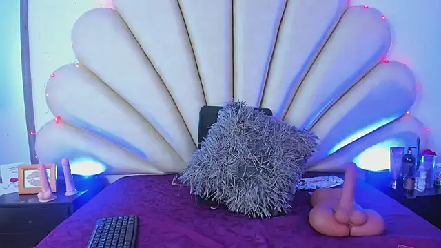 Anna  Spencer online show from 02.13.25