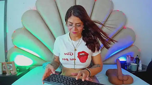 Anna  Spencer online show from 02.18.25