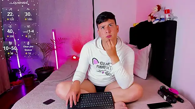 Snapshot of ANDREZALVAREZ chatting on 04.03.26 ANDREZALVAREZ online show from 04.03.26