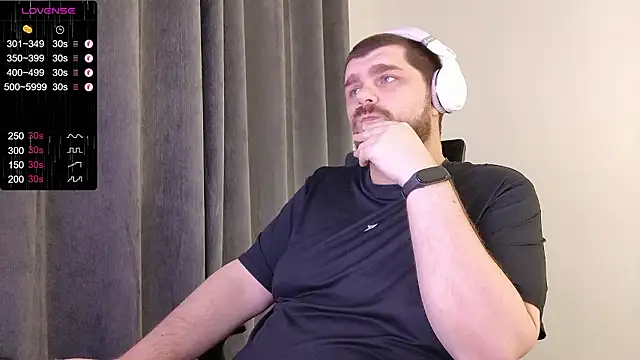 Snapshot of KingMarti chatting on 02.04.26 KingMarti online show from 02.04.26