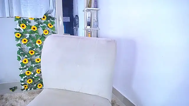 Snapshot of alaia_03 chatting on 12.20.24 alaia 03 online show from 12.20.24