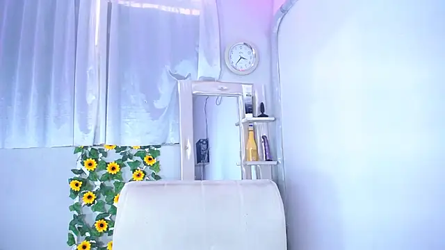 Snapshot of alaia_03 chatting on 01.13.25 alaia 03 online show from 01.13.25