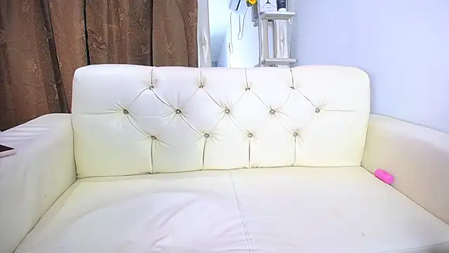 Snapshot of alaia_03 chatting on 03.17.25 alaia 03 online show from 03.17.25