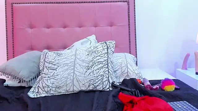 CarolinaGlamour online show from 02.04.25